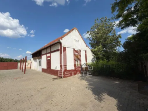 Casa de vanzare in Sandra, 5755 mp, teren, acoperis nou