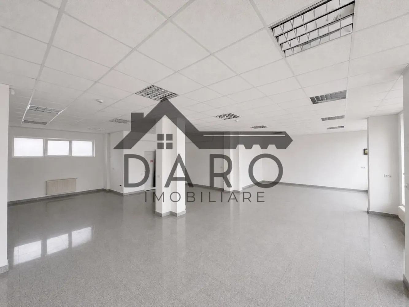 Spatiu comercial 120 mp - Închiriez spațiu comercial în 7 Noiembrie , într-o zonă cu magazin alimentar, cabinete medicale la câteva minute de centrul orașului.
Spațiul are o suprafață de 120 mp, prevăzut cu grup sanitar și camera tehnică , este dotat cu geamuri mari termopan , gresie.
