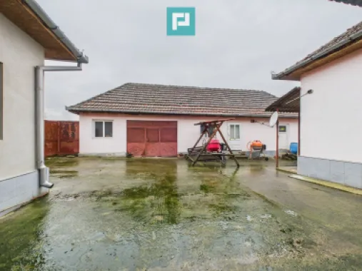 Casă modernă P+1, cu magazin, lângă orașul Sebiș