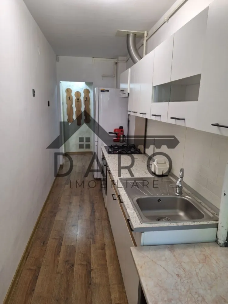 Închiriez garsoniera confort 1,Tudor, parter, strada Viitorului. - Închiriez garsonieră confort 1, parter, amenajată, mobilata si utilata modern.
Confortul termic este asigurat de o centrală termica si termopan.
Suprafata utilă este de 30 mp. oferindu-ti un spatiu confortabil
Tel.0.***************.2
