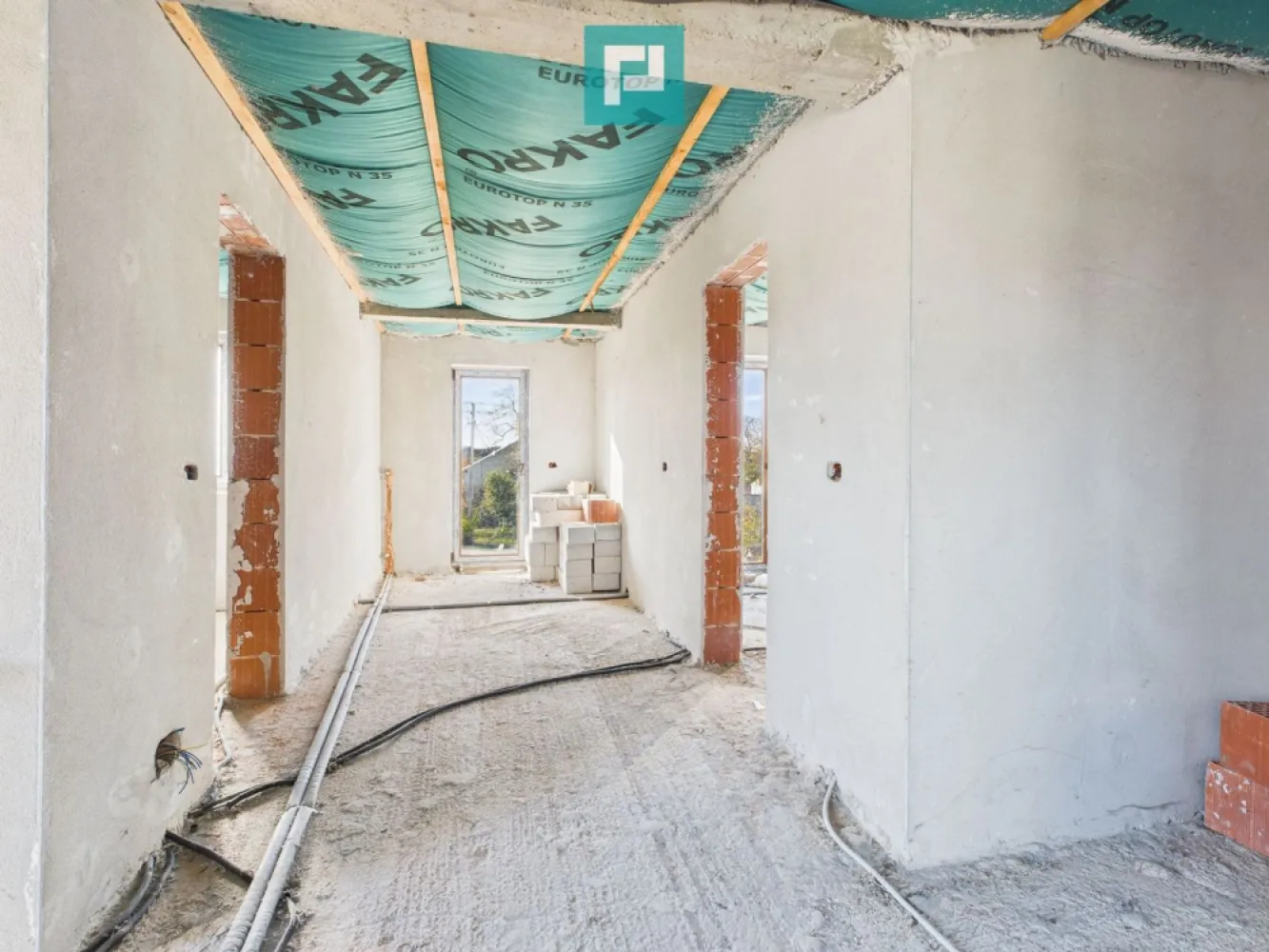 Proprietate impresionantă în Nădab