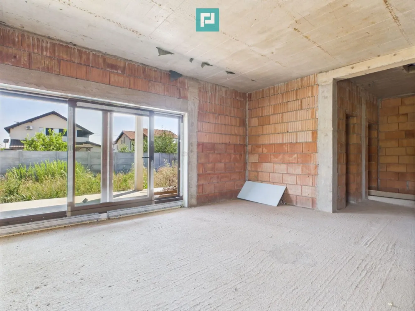 Casă la roșu pe parter - Moșnița Veche