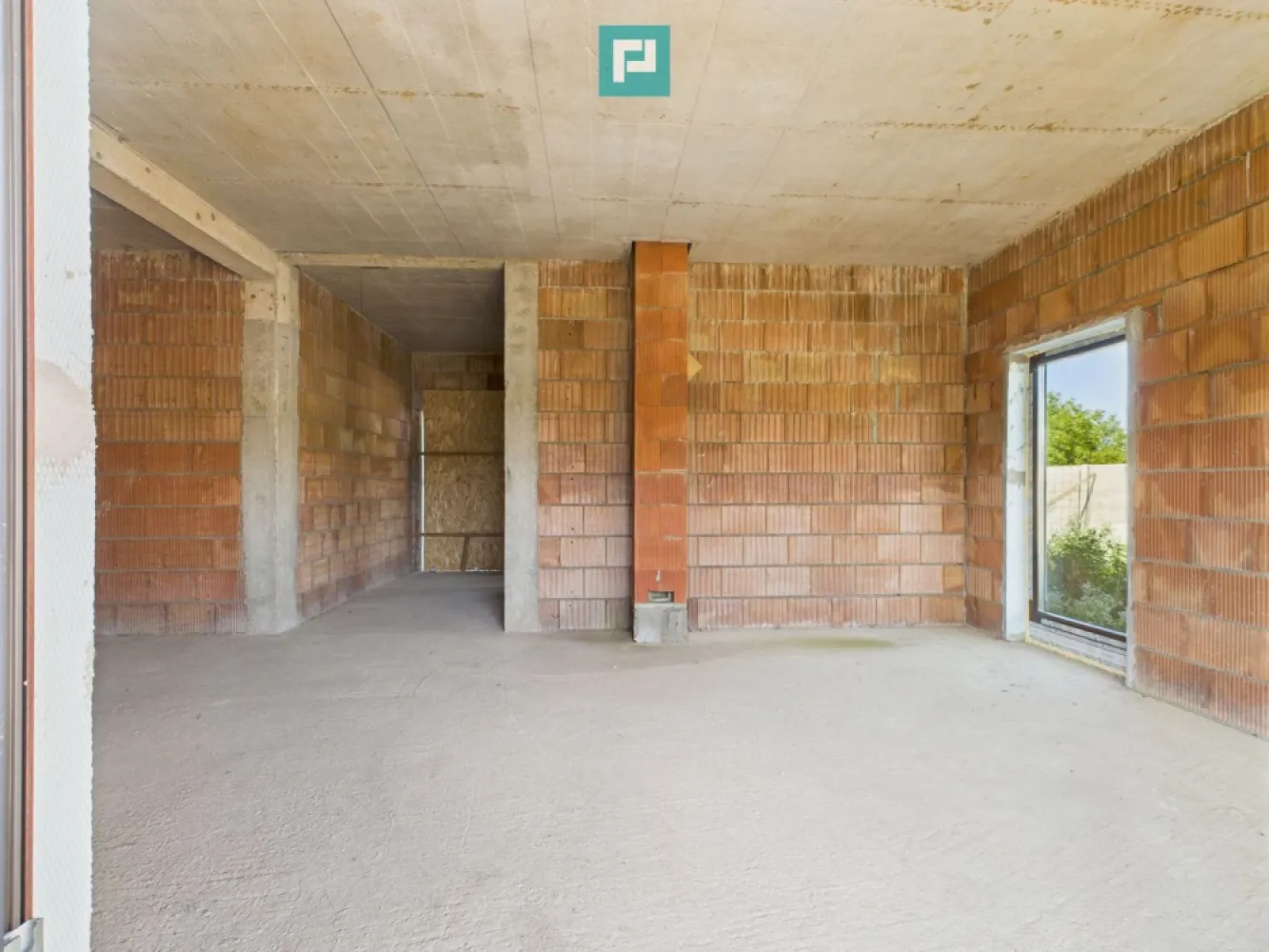 Casă la roșu pe parter - Moșnița Veche