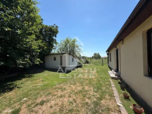 Casa + constructie moderna, 2 locuinte, teren 2298 mp Giulvaz
