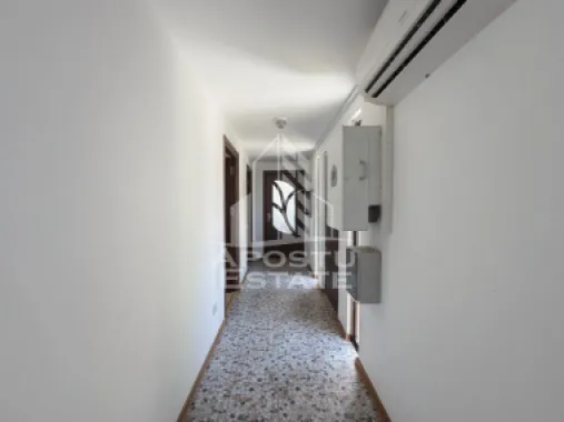 Casa + constructie moderna, 2 locuinte, teren 2298 mp Giulvaz