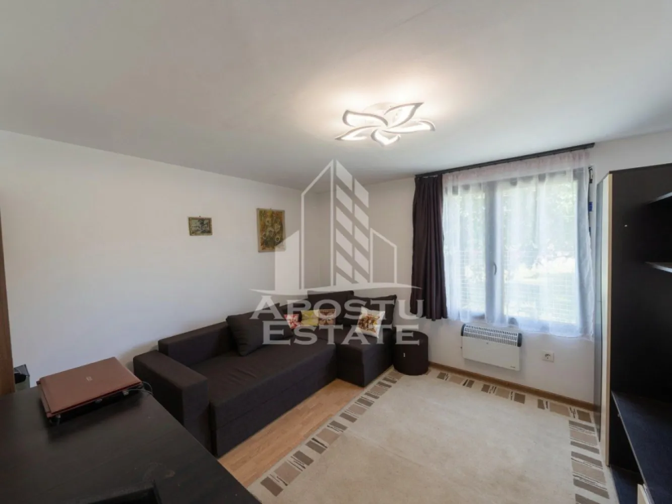 Casa + constructie moderna, 2 locuinte, teren 2298 mp Giulvaz