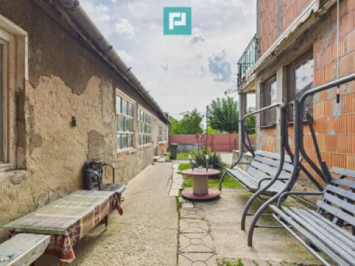 Casă individuală în Săcălaz - 2063 mp teren