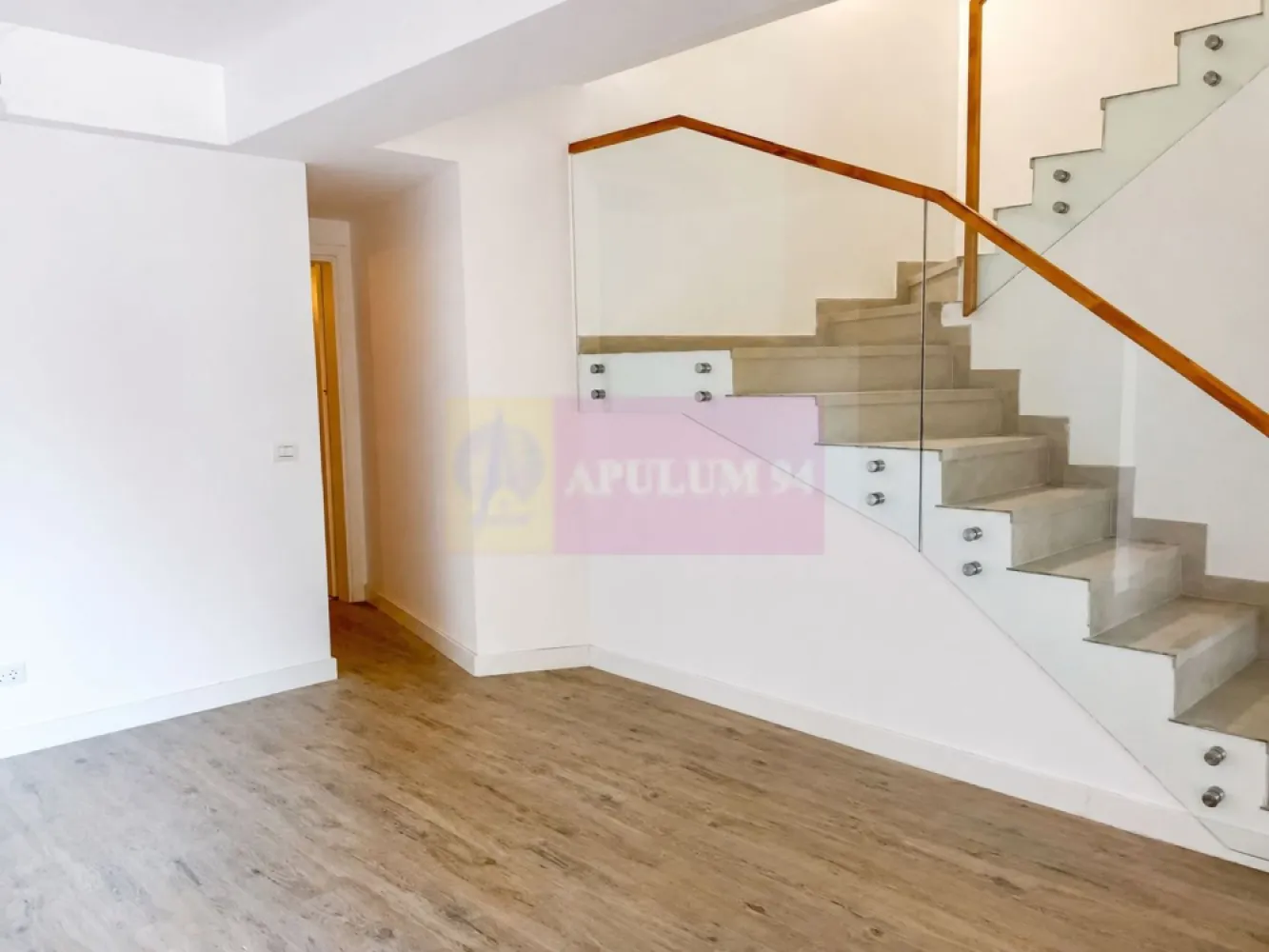 Apartament 4 camere, tip duplex, P+1 – Licurg