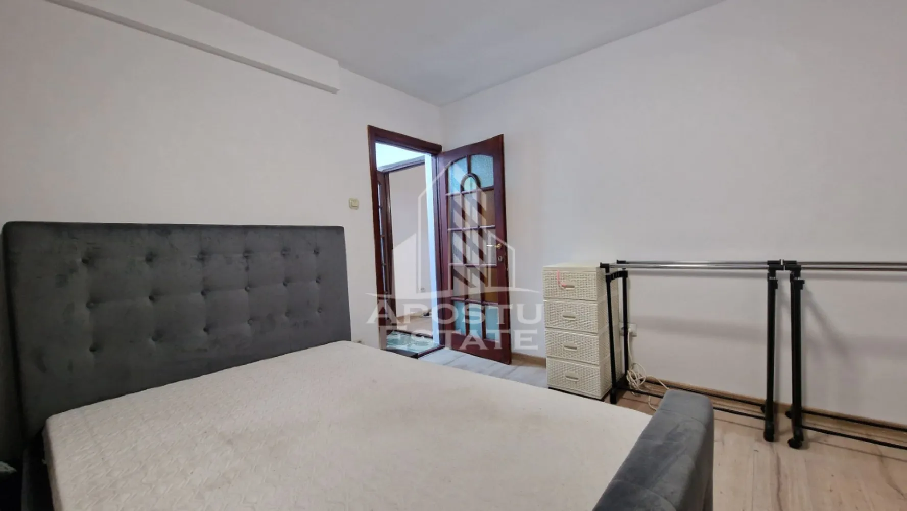 Apartament cu 2 camere, centrala proprie, zona Take Ionescu
