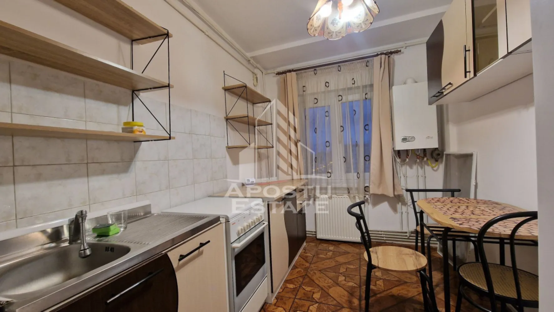 Apartament cu 2 camere, centrala proprie, zona Take Ionescu