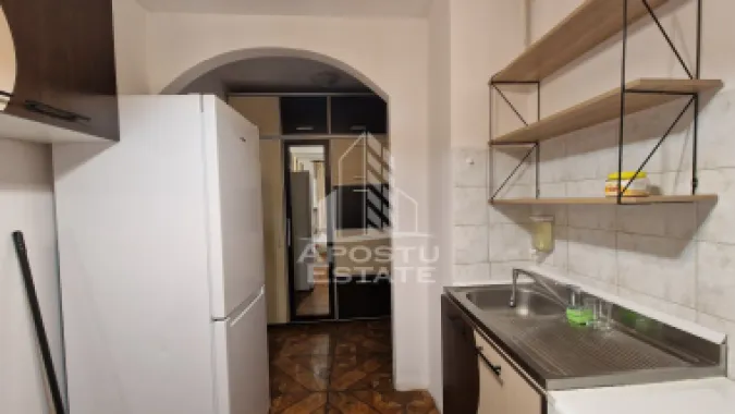Apartament cu 2 camere, centrala proprie, zona Take Ionescu
