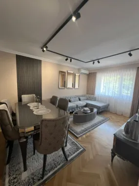 Apartament cu Vedere spre parcul Sub arini – Complet mobilat si utilat – Sibiu