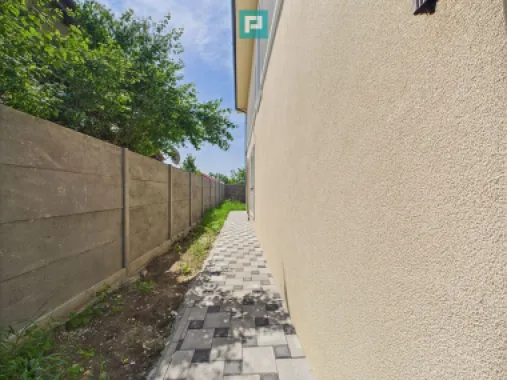 Jumătate de Duplex Modern în Giarmata