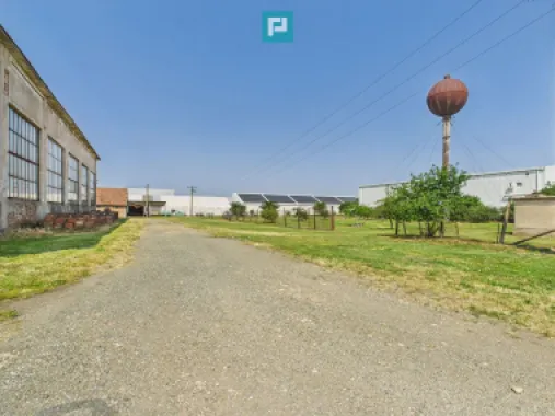 Complex industrial cu hale și teren în Orțișoara