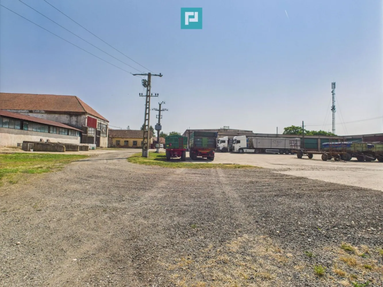 Complex industrial cu hale și teren în Orțișoara