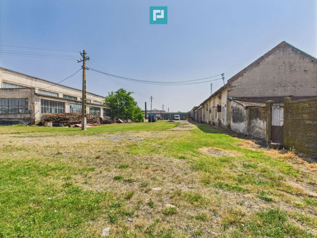 Complex industrial cu hale și teren în Orțișoara