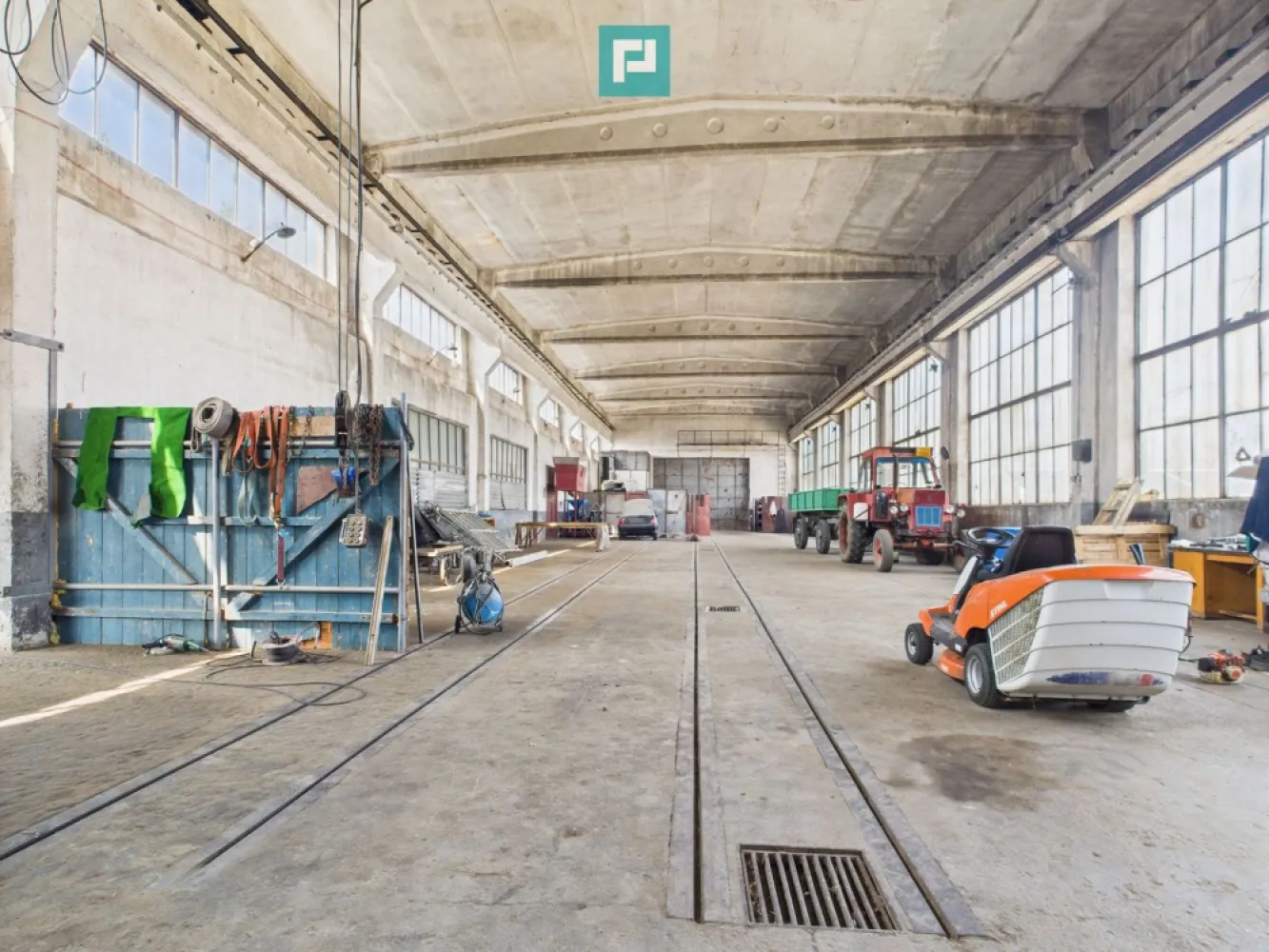 Complex industrial cu hale și teren în Orțișoara