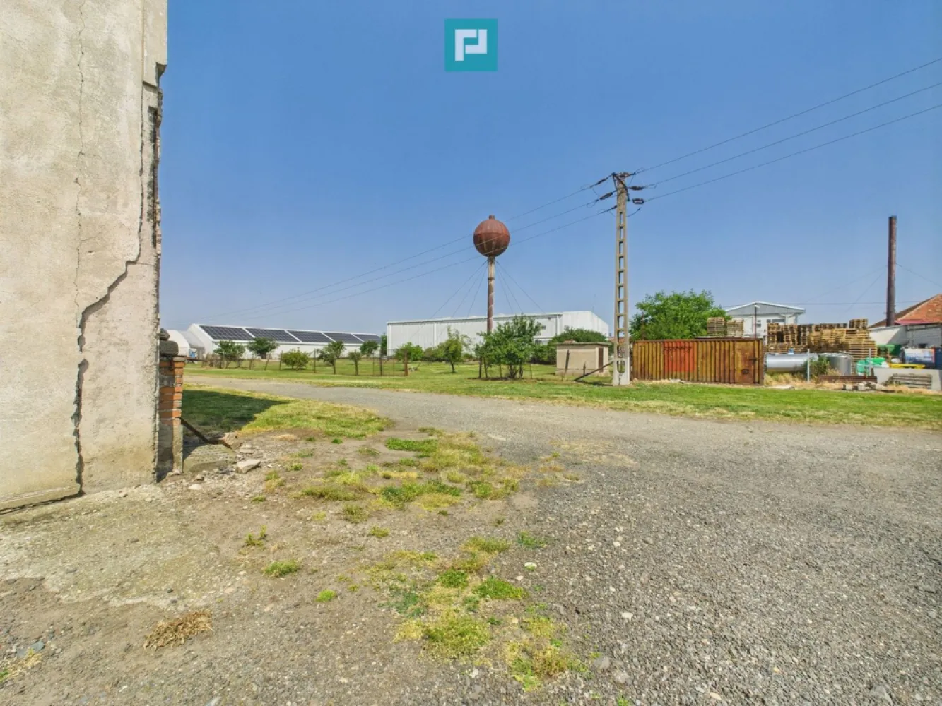 Complex industrial cu hale și teren în Orțișoara