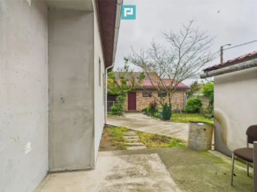 Casă Individuală cu spațiu comercial - Variaș