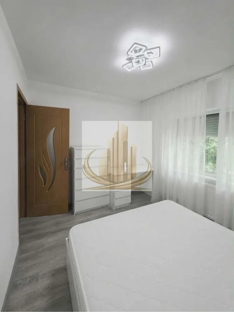 🏡Ap Aradului 2 camere - 🏡 Grand Mobilis vă propune spre închiriere un apartament în zona Aradului – Timișoara

Grand Mobilis vă oferă spre închiriere un apartament situat în una dintre cele mai căutate zone ale Timișoarei – zona Aradului, ideal pentru un stil de viață confortabil și acces rapid către punctele de interes ale orașului.

📍 Localizare: zona Aradului, Timișoara
🏢 Etaj: parter
🛋️ Stare: complet renovat recent
🪑 Dotări: mobilat și utilat complet
✨ Caracteristici: apartament modern, bine compartimentat, cu finisaje de calitate

Locuința se află într-o zonă liniștită, dar foarte bine conectată la mijloace de transport, supermarketuri, școli și alte facilități urbane. Este alegerea ideală pentru un cuplu, o persoană activă sau chiar pentru cei care lucrează de acasă și își doresc confort și accesibilitate.

💰 Disponibil imediat

Pentru mai multe detalii și programări la vizionare, nu ezitați să ne contactați.