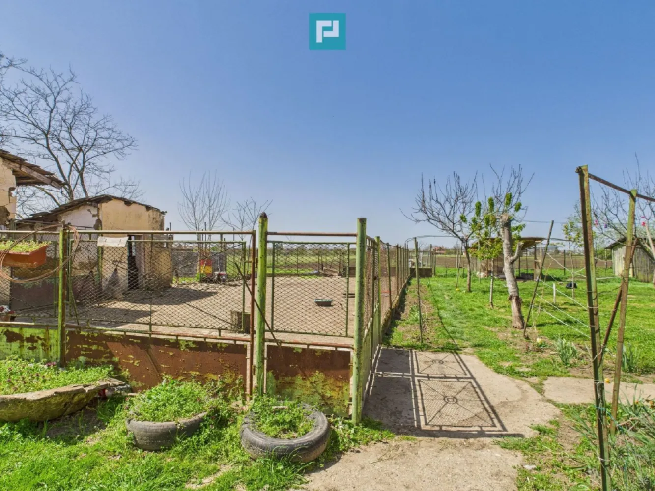 Casă cu grădină mare la 30 km de Timișoara