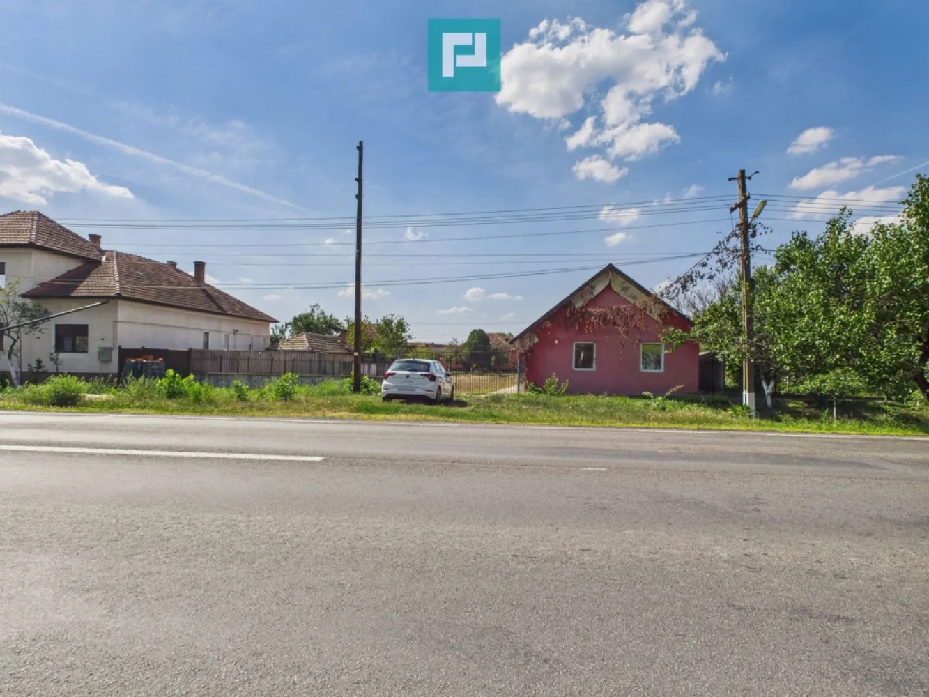Casă/spațiu comercial pe DN79 în Zimandu Nou