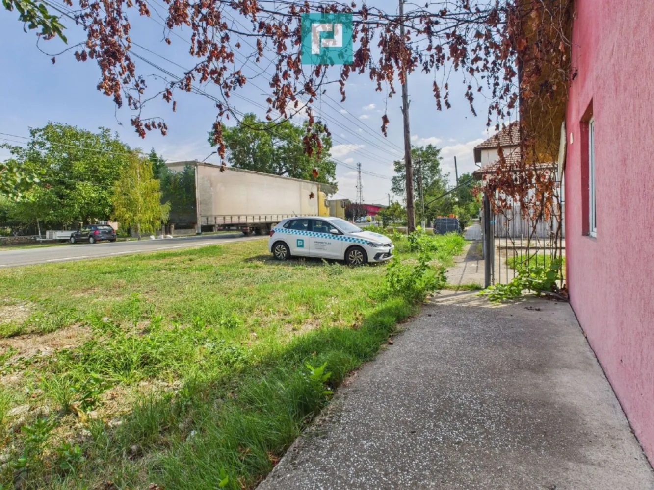 Casă/spațiu comercial pe DN79 în Zimandu Nou