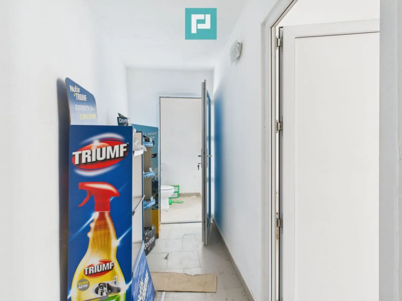 Casă/spațiu comercial pe DN79 în Zimandu Nou