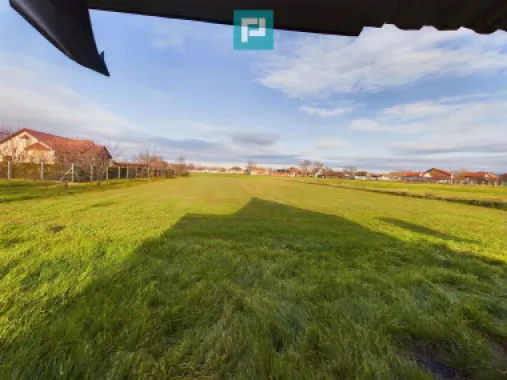 Casă cu teren generos, Turnu