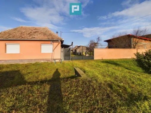 Casă cu teren generos, Turnu