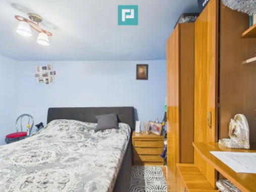 Două case pe un teren generos în Ghiroda