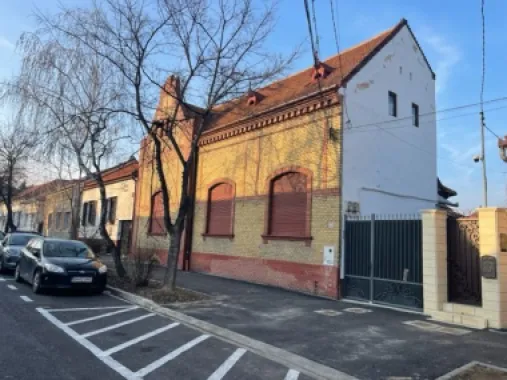 Casa de vanzare, ultracentral/ zona Parcului Bratianu- 370.000 eur neg