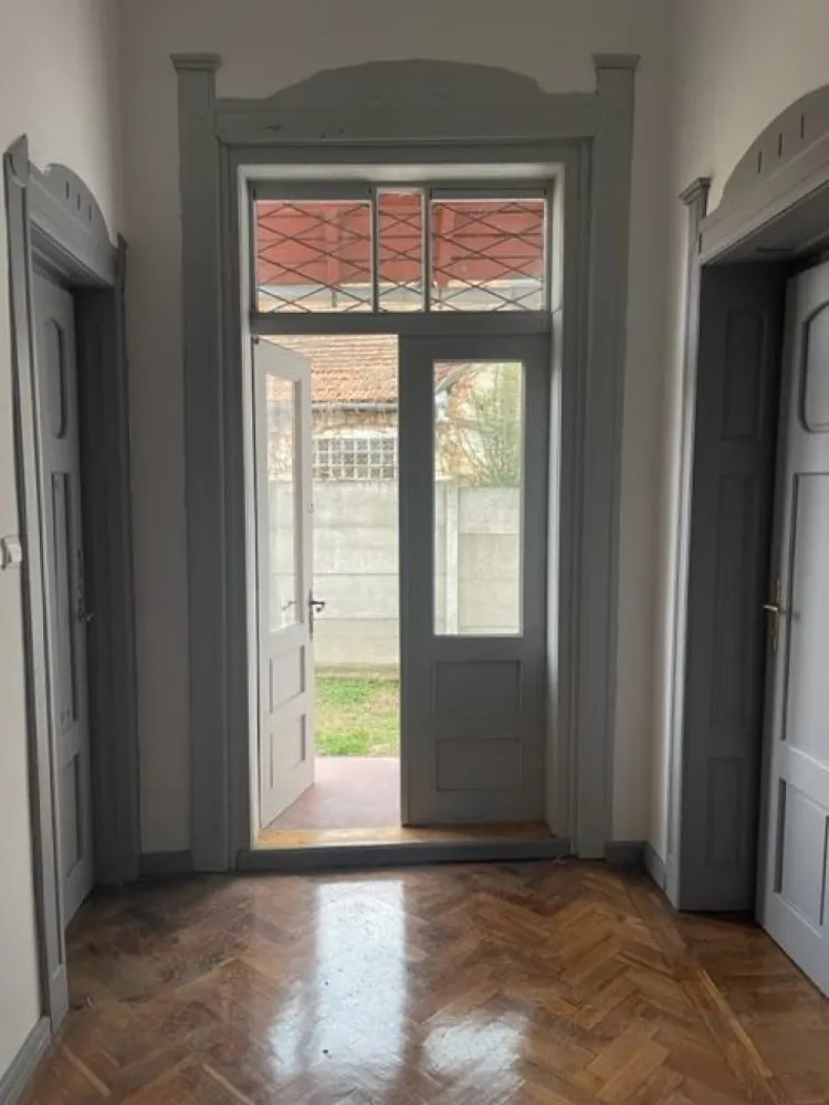 Casa de vanzare, ultracentral/ zona Parcului Bratianu- 370.000 eur neg