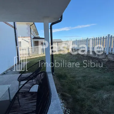 Duplex modern cu grădină – Valletta Lane, Șura Mică