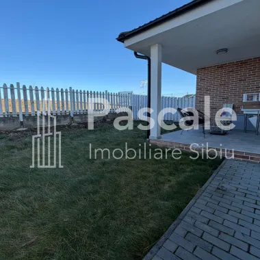 Duplex modern cu grădină – Valletta Lane, Șura Mică