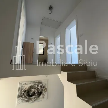 Duplex modern cu grădină – Valletta Lane, Șura Mică