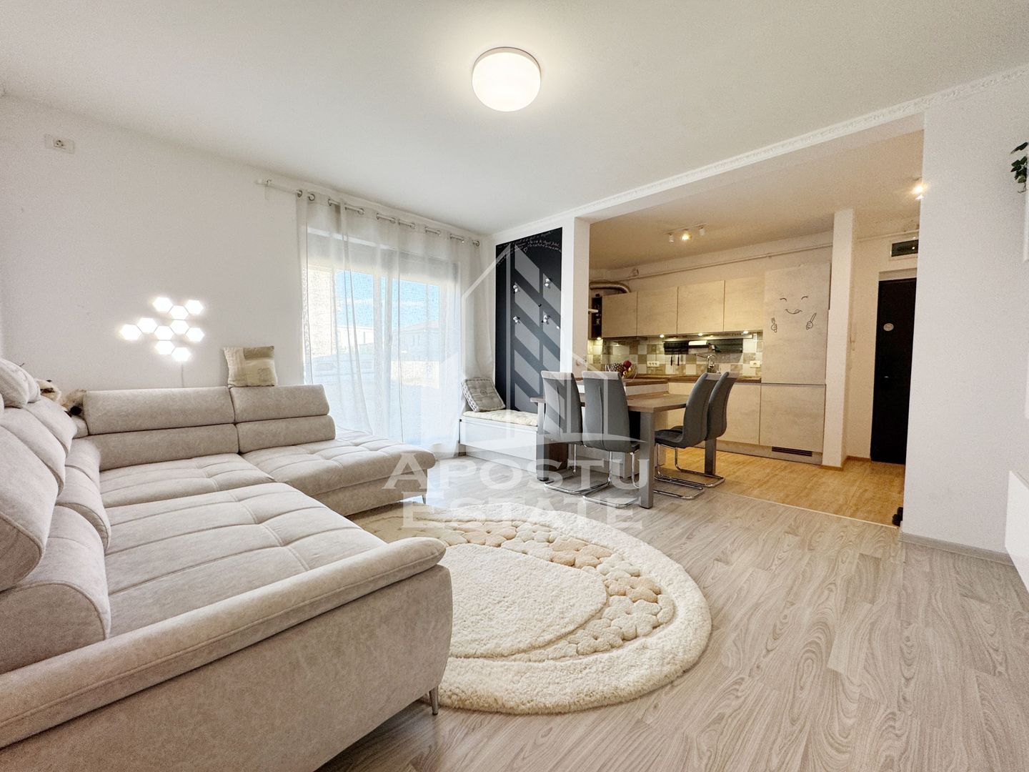 Apartament 2 camere de vanzare 50mp utili, garaj 22mp -Giroc UM