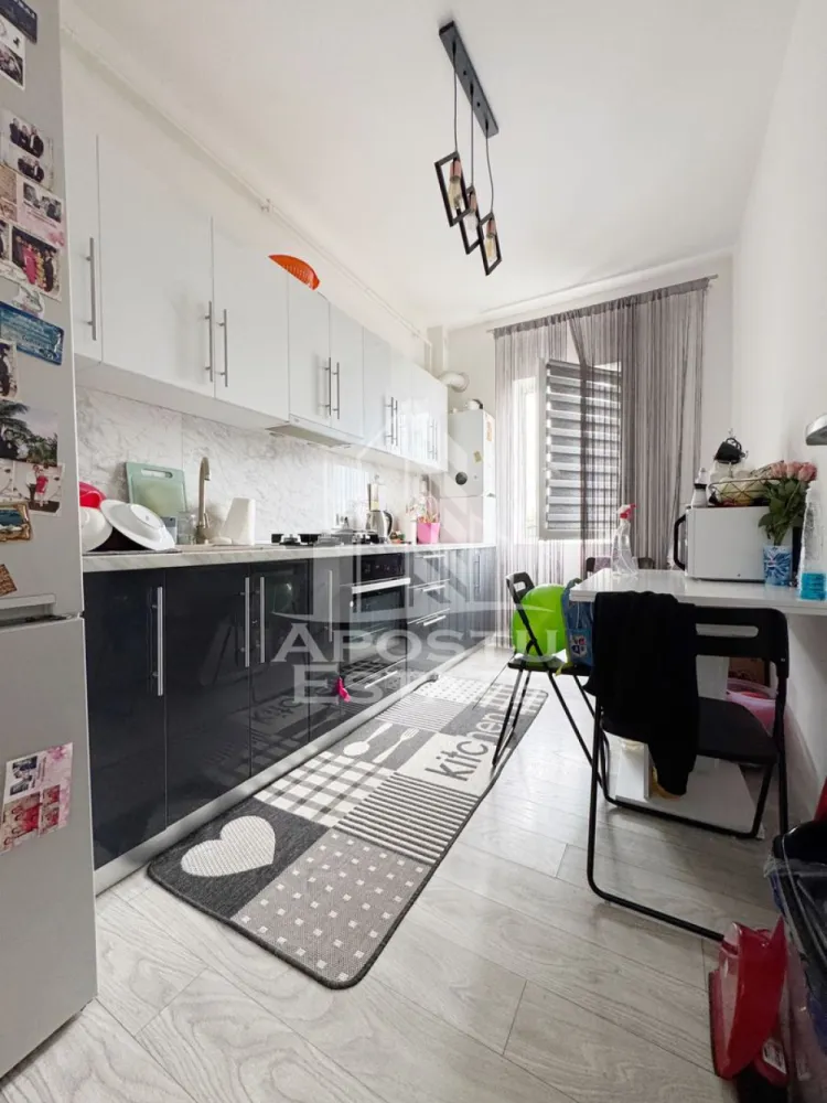Apartament 2 camere de vanzare, 53mp utili + 8 mp balcon -Giroc
