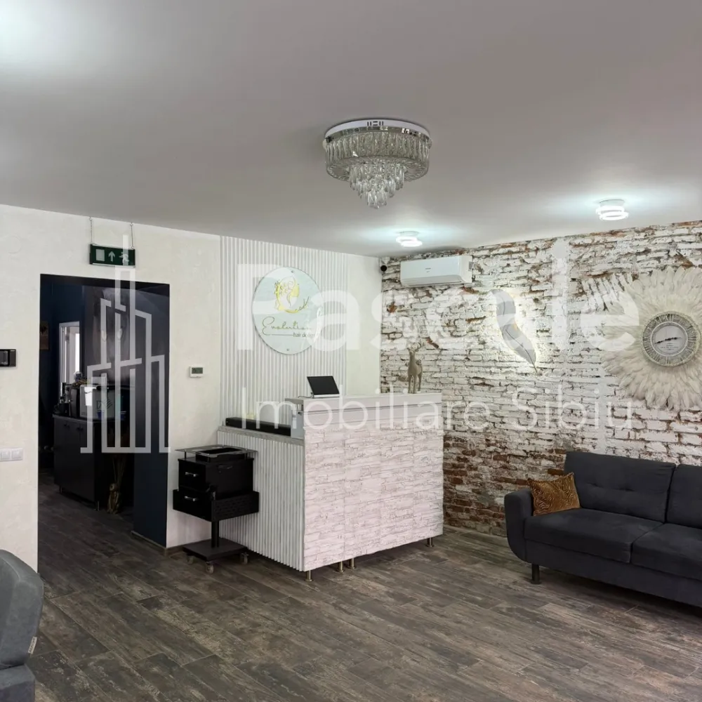 Spațiu comercial de vânzare – 110 mp | Zonă cu vad | Ideal afacere ✨ - Spațiu comercial modern, complet utilat – vad comercial excelentÎți prezentăm un spațiu comercial modern, complet utilat, situat într-o zonă cu trafic intens, perfect pentru dezvoltarea afacerii tale.Suprafață: 110 mpCompartimentare2 camere spațioaseSpațiu de depozitareBaieCameră tehnicăDotări premiumÎncălzire în pardosealăGaz, curent, apă, internetSistem video de supraveghereGeamuri și ușă de acces din termopan de calitate superioarăParcare în curteDestinație actuală: salon coafură &amp; frizerie – spațiul este deja funcțional și pregătit pentru preluare imediată.Avantaj major: zonă cu vad comercial excelent – vizibilitate și acces facil pentru clienți.Potrivit pentru: salon, cabinet, birouri, showroom, magazin, studio, clinică, sediu firmă etc.Investiție sigură într-o locație cu potențial ridicat. }}