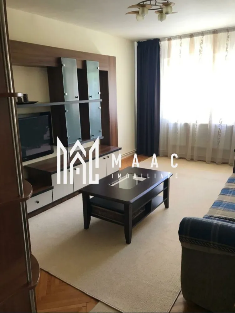 Apartament 2 camere | 65 MPU | Etaj 1 | Hipodrom 3 - MAAC Imobiliare vă propune spre vânzare un apartament cu 2 camere situat într-o zonă extrem de căutată și accesibilă a cartierului Hipodrom 3, în proximitatea Bulevardului Mihai Viteazu și a Pieței Rahovei. Locuința beneficiază de o compartimentare decomandată, fiind ideală pentru cei care își doresc un spațiu bine organizat și funcțional. Compartimentarea se face prin: -hol de acces -o bucătărie spațioasă cu deschidere directă într-o logie închisă -un living luminos -un dormitor cu pat matrimonial -o baie Apartamentul se predă complet mobilat și utilat, oferind viitorilor chiriași confortul unei mutări imediate fără investiții suplimentare. Amplasarea strategică asigură acces facil către zonele comerciale, instituții de învățământ și mijloace de transport în comun, păstrând în același timp o atmosferă liniștită. Condiții: - închiriere pe termen lung, -nu sunt acceptate animalele de companie -garanție în cuantumul unei chirii Pentru programarea unei vizionări sau mai multe detalii, contactați-ne și specificați ID: CP2926756 (codul proprietății) }}