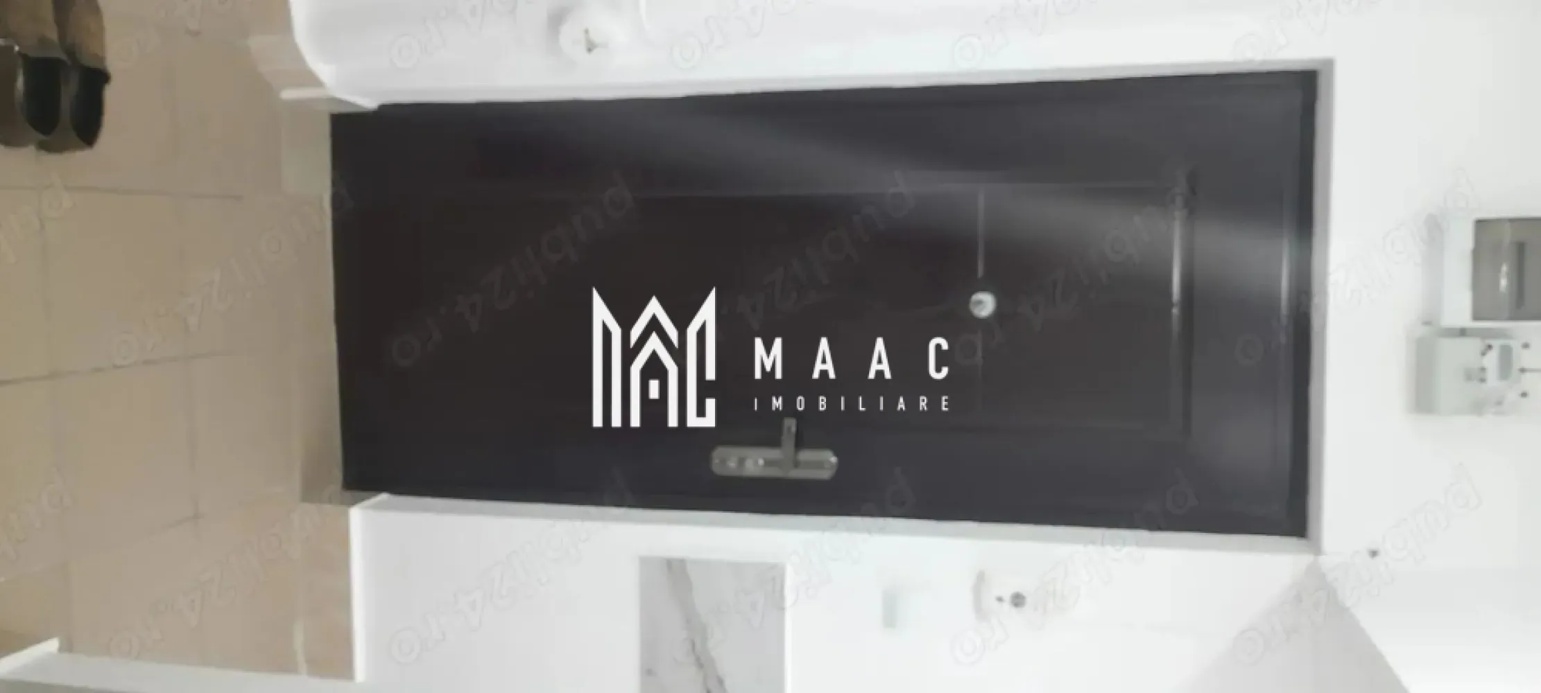 Spatiu Comercial Ostroveni | 2 camere | 42MP - Spatiu Comercial, 2 camere – zona ostroveni, Râmnicu Vâlcea MAAC Imobiliare vă propune spre vânzare un apartament cu 2 camere modificat in spatiu comercial si intrare stradala, situat într-o zona Ostroveni. Proprietatea are o suprafață totala de 42 MP. Este o alegere ideală pentru investiție, fiind disponibil imediat pentru vanzare si este pretabil pentru inchiriere sau activitati comerciale. Apartamentul a fost renovat integral si se prezinta intocmai ca in fotografii 📞 Pentru mai multe detalii și programarea unei vizionări, contactați echipa MAAC Imobiliare Râmnicu Vâlcea. }}