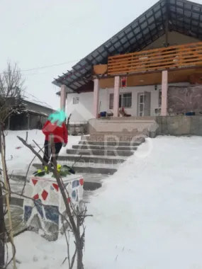 vând casă în Sângeorgiu de Mureș