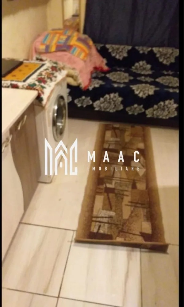 Garsoniera fara baie - Vând garsonieră la cămin în Cisnădie cu baie comuna }}