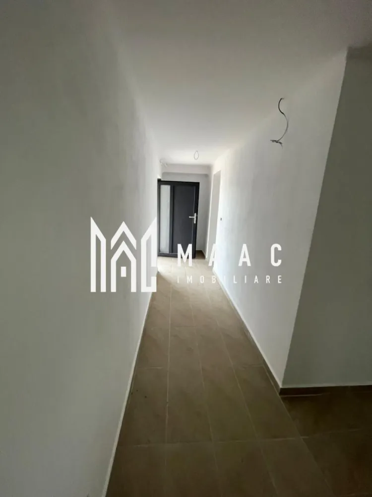 Casa de închiriat | 9 camere | 260mp utili | Sacel - MAAC Imobiliare vă propune spre închiriere o casa individuală P+2, situată în Săcel, într-o zonă ușor retrasă, liniștită și sigură, potrivită pentru activități ce necesită intimitate, organizare și funcționalitate eficientă. Zona Săcel oferă un mediu calm, ideal pentru clinici, centre rezidențiale sau activități comerciale, fiind totodată bine conectată la principalele drumuri și la orașele din apropiere, cu acces facil la magazine, servicii și transport. Imobilul are o suprafață de 260 mp și este compartimentat astfel: Parter: cameră tehnică o baie o cameră destinată pentru bucătărie și living (spațiu comun generos) încă o cameră cu baie proprie Etaj 1: 4 camere, fiecare cu baie proprie Etaj 2: 4 camere, fiecare cu baie proprie În total, proprietatea dispune de 9 camere, fiecare cu baie proprie (exceptând baia suplimentară de la parter), ceea ce o face ideală pentru: clinică / centru de recuperare centru rezidențial cazare muncitori activitate hotelieră sau alte destinații comerciale Clădirea beneficiază de: Izolație exterioară 15 cm vată bazaltică – eficiență energetică ridicată Încălzire în pardoseală – confort termic superior Sistem de supraveghere video Regim de înălțime P+2 Posibilitate de predare „la gata” în aproximativ 30 de zile O proprietate versatilă, pregătită pentru exploatare rapidă, cu potențial investițional solid, disponibilă pentru închiriere. Pentru mai multe detalii, precizati telefonic ca ati vazut anuntul cu ID: CP2922492 }}