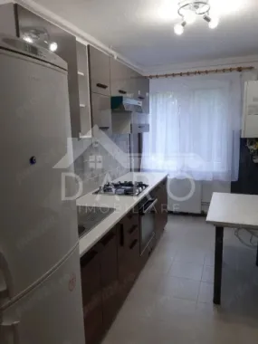 Apartament spațios 3 camere, zona centrala , Poli 2