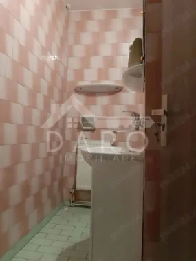 Apartament spațios 3 camere, zona centrala , Poli 2