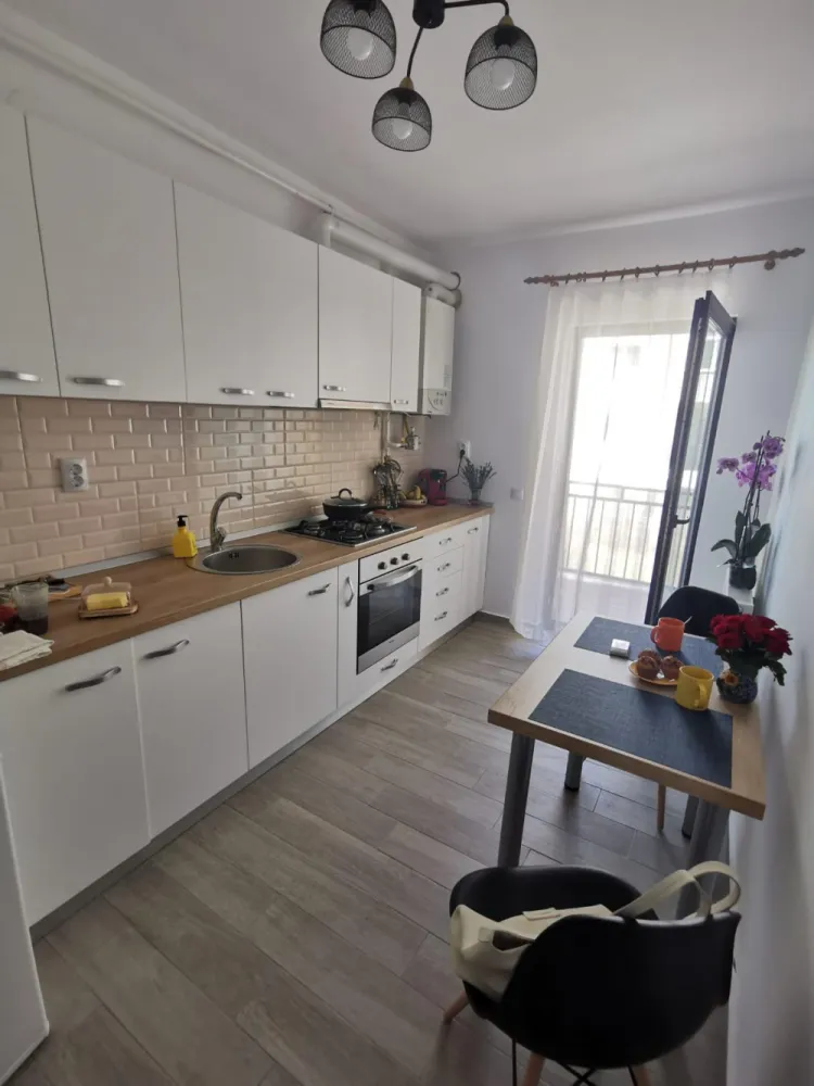 Garsoniera Pictor Brana Selimbar - Se inchireaza garsoniera in Selimbar, strada Pictor Brana, &nbsp;disponibila cu data de 10 martie.&nbsp;