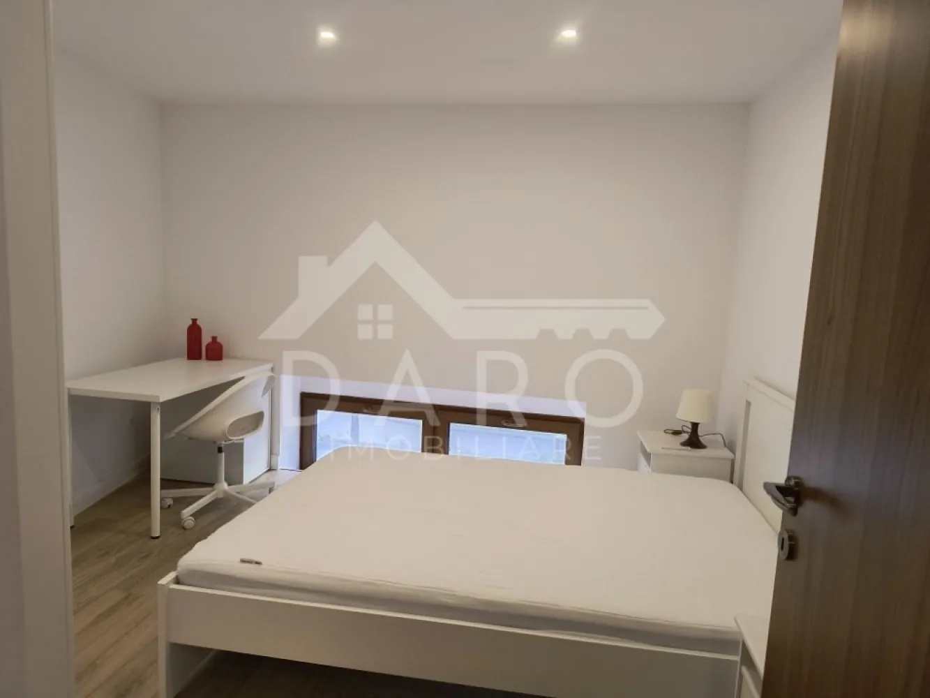 Ap cu 2 camere in centru, decomandat