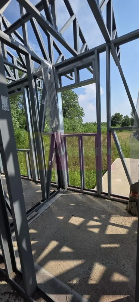 Casa pe structura metalica si teren de 757 mp de vanzare in Brebu