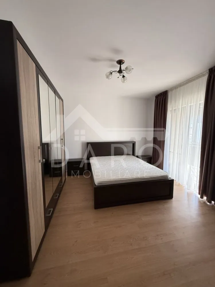 Casa tip duplex de inchiriat-Livezeni, la 1 km de Kaufland - 🏡 Închiriere casă tip duplex – Livezeni | 150 mp | Curte proprie | Zonă rezidențială Se oferă spre închiriere casă tip duplex, situată în Livezeni, la doar 1 km de Kaufland, într-o zonă liniștită, rezidențială și ușor accesibilă. Construcție nouă (2016), ideală pentru familie sau sediu de firmă. 📐 Suprafață utilă: 150 mp 🌳 Teren: 300 mp 🚗 Loc de parcare pentru 2 mașini 🔒 Garanție: echivalentul unei chirii 🚫 Nu se acceptă animale de companie ✔ disponibilă pentru mutare Compartimentare: Parter: ✔ living luminos ✔ bucătărie ✔ cămară ✔ baie ✔ hol spațios Etaj: ✔ 3 camere ✔ baie ✔ 2 spații de depozitare / dressing Beneficii: ✔ locuință parțial mobilată, cu posibilitate de dotare suplimentară în funcție de nevoile chiriașului ✔ construcție modernă, bine întreținută ✔ curte proprie cu spațiu verde – ideală pentru relaxare ✔ zonă liniștită, exclusiv de case Avantaje locație: 📍 zonă rezidențială, aerisită și liniștită 📍 la doar 1 km de Kaufland 📍 acces rapid către oraș 📍 potrivită atât pentru locuit, cât și pentru sediu de firmă 💎 O proprietate spațioasă și modernă, ideală pentru cei care caută confort, liniște și intimitate. 🤝 Proprietate promovată prin DARO Imobiliare 💳 Te gândești ca în viitor să îți cumperi propria locuință? Prin Kiwi Finance îți ofer: ✔ analiză GRATUITĂ a eligibilității ✔ acces la oferte de la peste 12 bănci ✔ negocierea dobânzii în favoarea ta ✔ suport complet până la semnare 📞 Detalii și vizionări: Coman Maria – DARO Imobiliare & Kiwi Finance 📱 0749 535 729 🔑 DARO Imobiliare – găsim proprietatea potrivită. 💳 Kiwi Finance – obținem creditul pentru a o cumpăra. }}